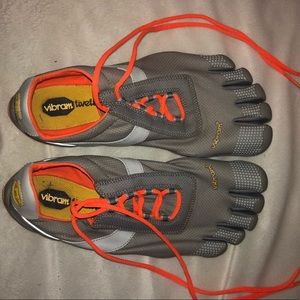 Vibram men’s five toe shoe, worn twice